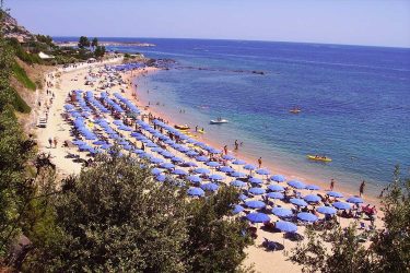 Cala-Gonone-Beach-Village-spiaggia